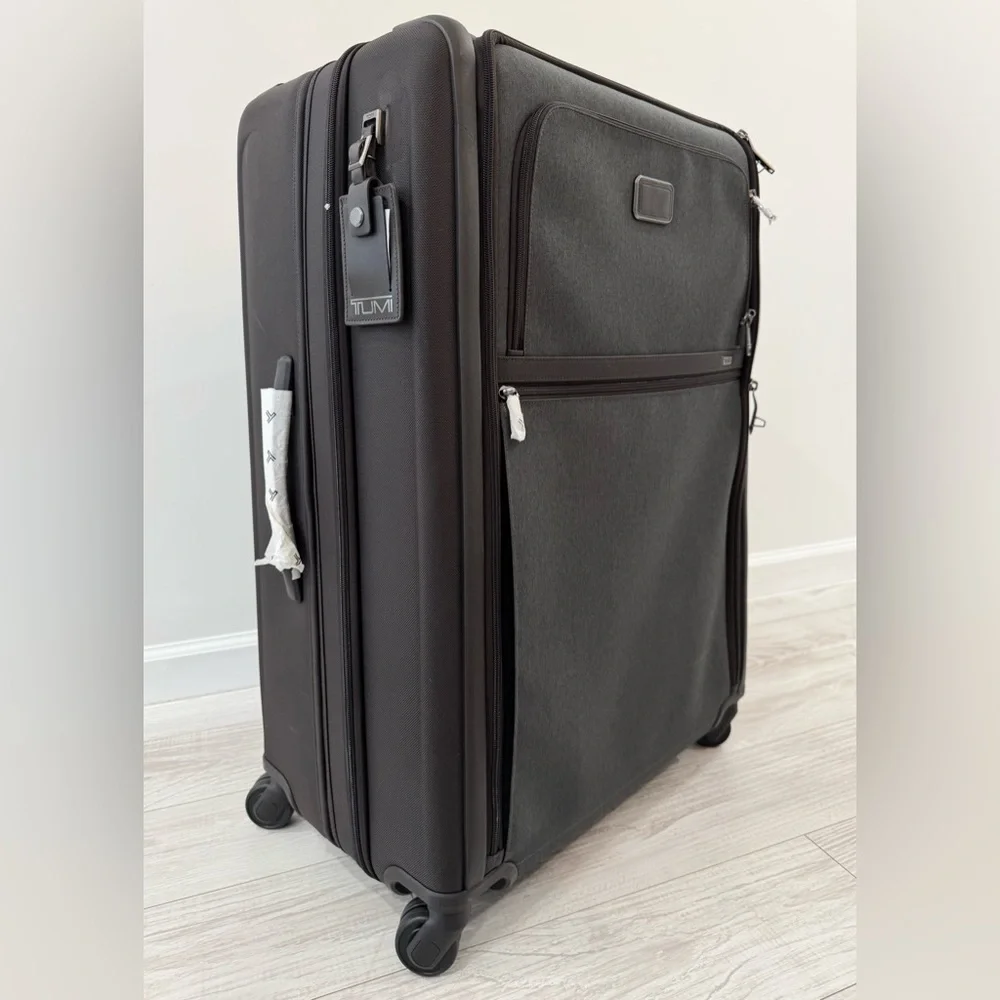 TUMI ALPHA Extended Trip Expandable 4 Wheeled Packing Case